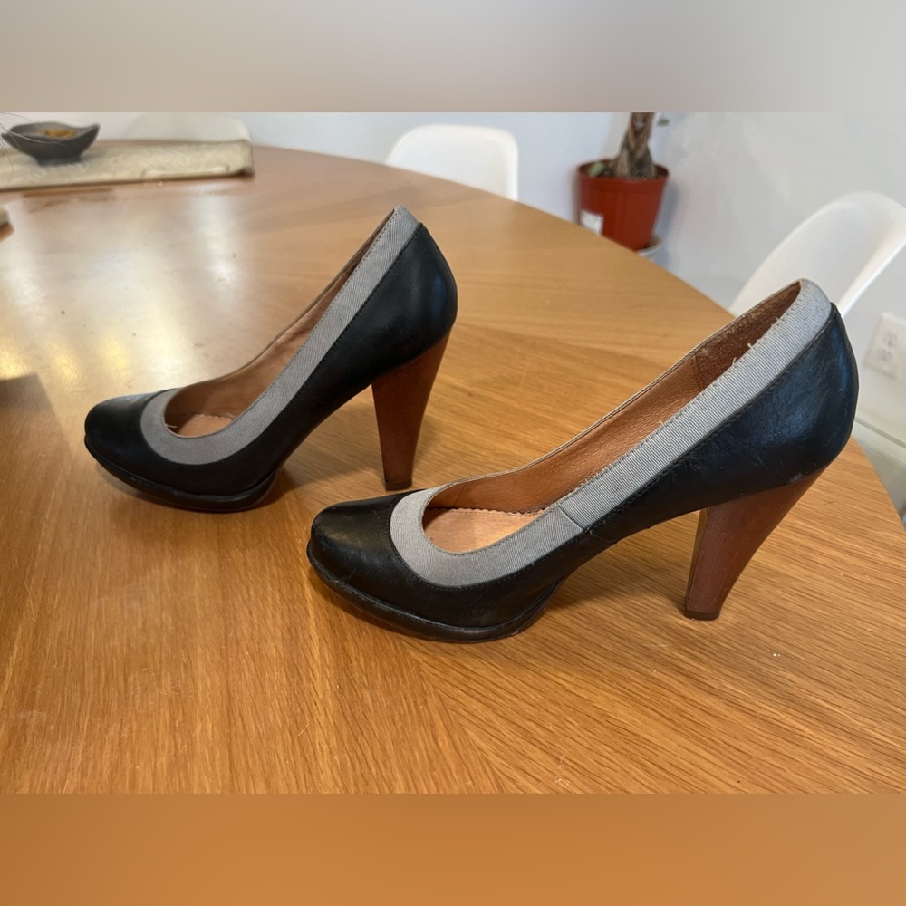 Tribeca by Kenneth Cole, wooden heel pumps, Y2K size 7 1/2 gently worn